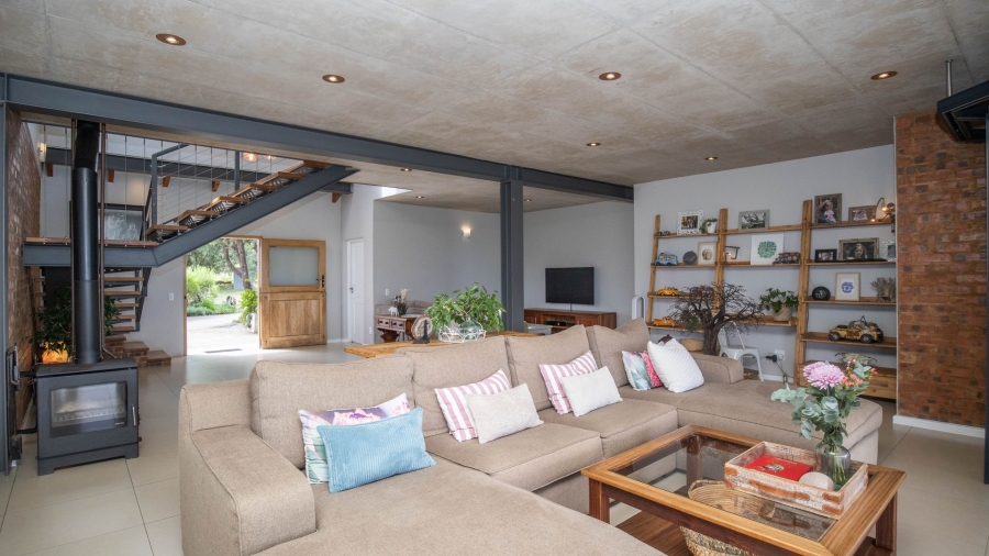 5 Bedroom Property for Sale in The Coves North West